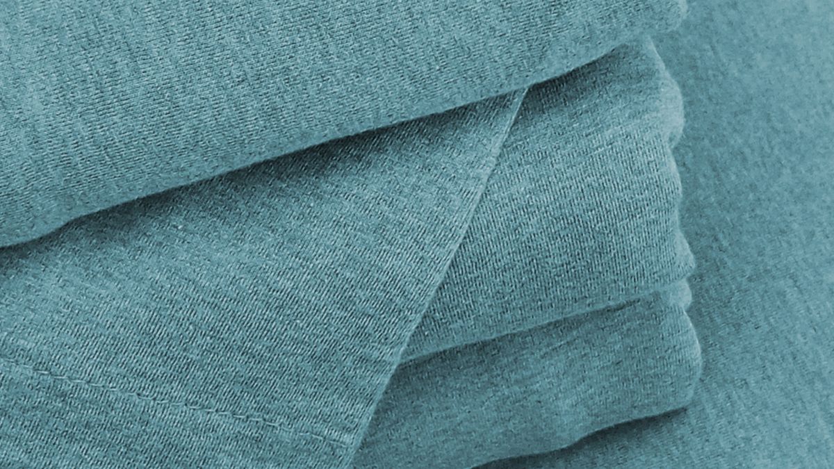 A Simple Guide to Washing and Drying Linen Sheets