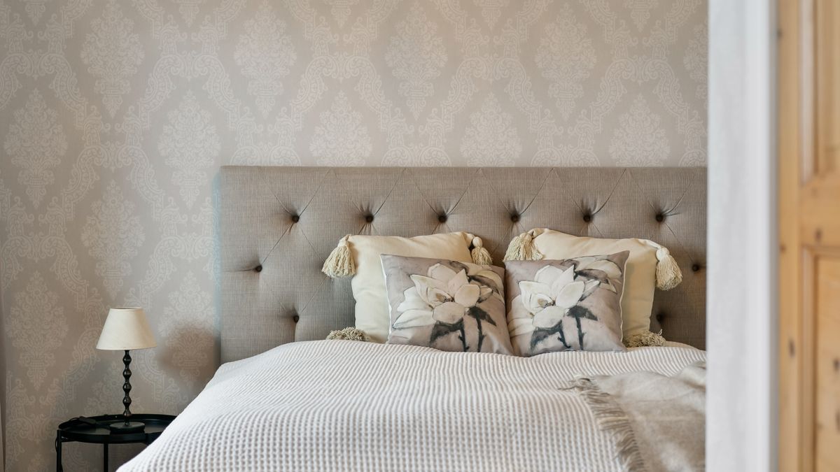 Creating a Restful Bedroom with Neutral Colour Palettes